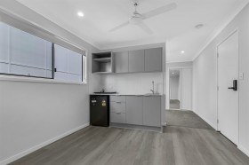 2/19a Bowering Street, Lota, QLD 4179
