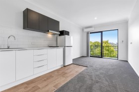 33 Cardiff Road, Darra, QLD 4076