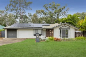5 Baccata Place, Forest Lake, QLD 4078