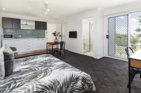 2/143 Gallipoli Road, Carina Heights, QLD 4152
