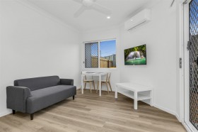 2/69 Glen Holm Street, Mitchelton, QLD 4053