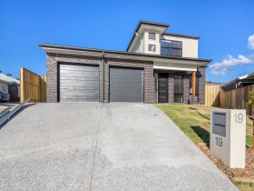 Property in Bellbird Park - Leased