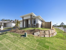 Property in Deebing Heights - Leased