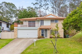 18 Summerfield Place, Kenmore, QLD 4069