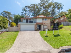 18 Summerfield Place, Kenmore, QLD 4069