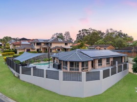 1 Picardie Close, Mansfield, QLD 4122