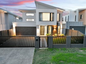 16 Penfold Crescent, Rochedale, QLD 4123