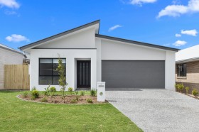 7 Robb Street, Victoria Point, QLD 4165
