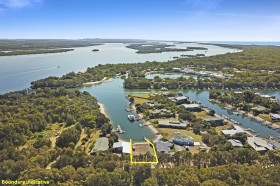 Property in South Stradbroke - Sold for $455,000