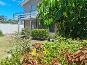 1/454 Esplanade, Torquay, QLD 4655