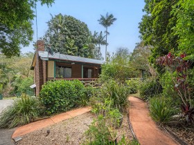 37 Mary Cairncross Avenue, Maleny, QLD 4552