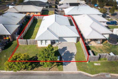 Property in Walloon - Offers over $749,000