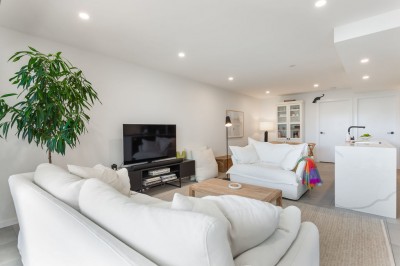 Property in Hawthorne - Offers over $1.1m