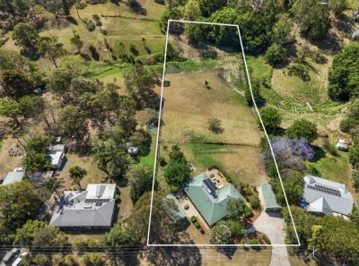 Property in Barellan Point - $1450 Per Week