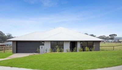 Property in Meringandan West - Offers over $1,050,000