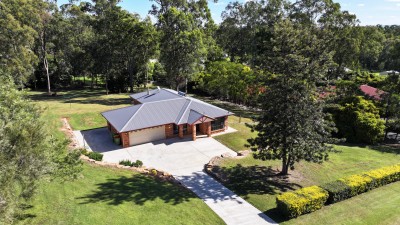 Property in Deebing Heights - Sold for $920,000