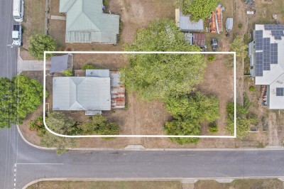 Property in Silkstone - Interest Above $799,000