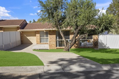 Property in Silkstone - Interest Above $699,000