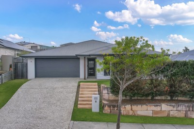 Property in Deebing Heights - Now $869,000 Neg