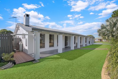 Property in Crestmead - BEST OFFER BY 5PM 1/06/24