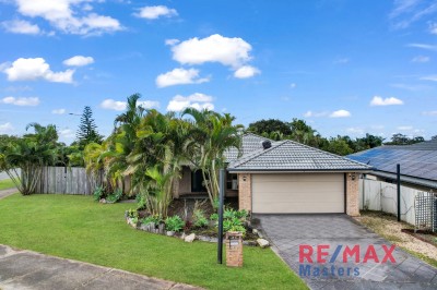 Property in Victoria Point - OFFERS OVER $950K