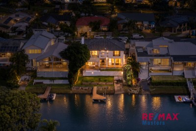 Property in Carrara - SUBMIT ALL OFFERS