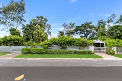 318 McCoombe St, Mooroobool, QLD 4870