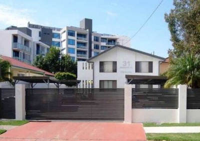 Property in Biggera Waters - Leased