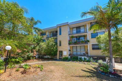 Property in Palm Beach - OFFERS OVER $935 000