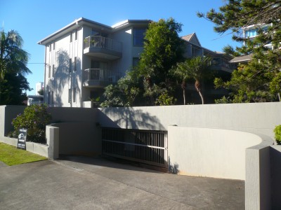 Property in Biggera Waters - Leased