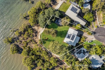 Property in Macleay Island - Offers from $1,500,000.