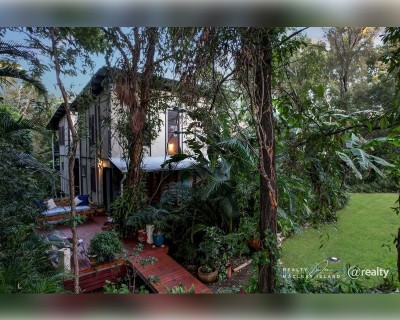 Property in Macleay Island - $630,000. to $650,000.