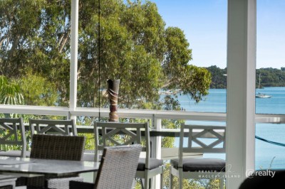 Property in Macleay Island - $1,125,000