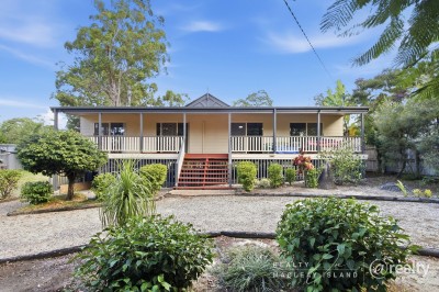 Property in Macleay Island - Contact Agent