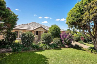 Property in Maleny - PRICE GUIDE $1,375,000