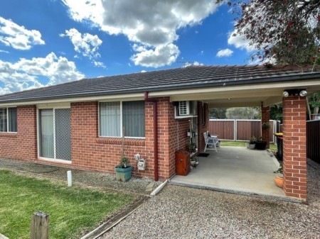 GRANNY FLAT WITH WATER USAGE INCLUDED !!!