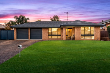 ABSOLUTELY STUNNING FAMILY HOME !!!