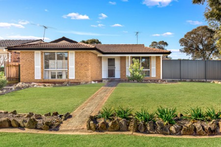 ABSOLUTELY STUNNING FAMILY HOME !!!