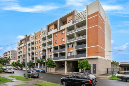 CAMPBELLTOWN ARTISAN APARTMENT !!!