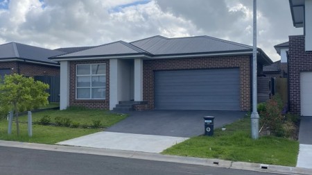 MODERN FOUR BEDROOM FAMILY HOME !!!