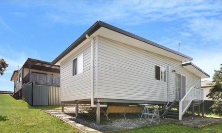 MODERN GRANNY FLAT !!!