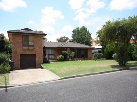 LARGE FAMILY HOME !!!