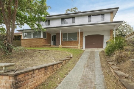 LARGE FAMILY HOME !!!