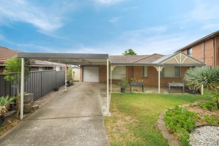 Four Bedroom Family Home in Quiet Cul-de-Sac - Available for Rent !!