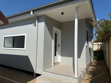 TWO BEDROOM GRANNY FLAT !!!