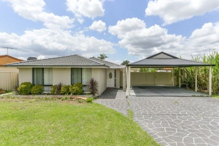 SPACIOUS FAMILY HOME  WITH TWO BEDROOM GRANNY FLAT !!!
