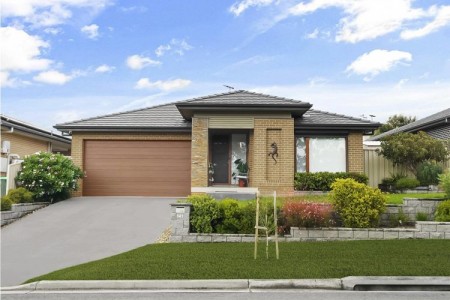 SPACIOUS 4 BEDROOM FAMILY HOME IN A PRIME LOCATION !!!