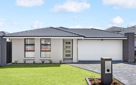 MODERN 4 BEDROOM HOME FOR RENT !!!