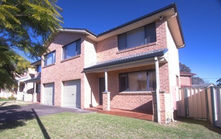 Freshly Updated 3-Bedroom Townhouse in Prime Ingleburn Location!