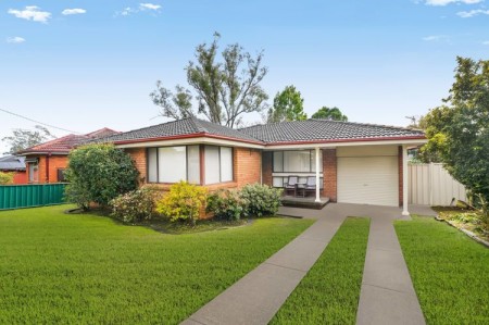 RECENTLY RENOVATED FAMILY HOME !!!